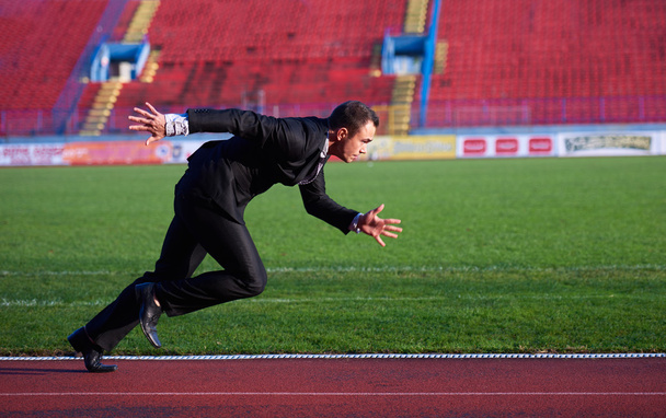 Homme d'affaires prêt pour le sprint
 - Photo, image