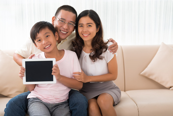 rodina s digitálním tabletu - Fotografie, Obrázek