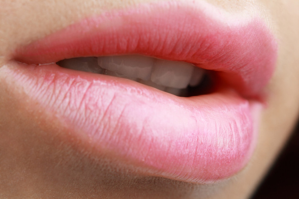 Kauniit naisen huulet
 - Valokuva, kuva