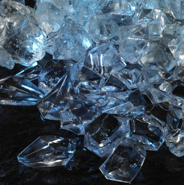 Cubos de hielo iluminados azules
 - Foto, imagen