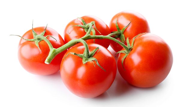 Bunch of fresh tomatoes isolated on white - Foto, afbeelding
