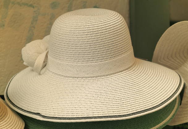 Chapeau d'été femme pour la protection solaire
. - Photo, image
