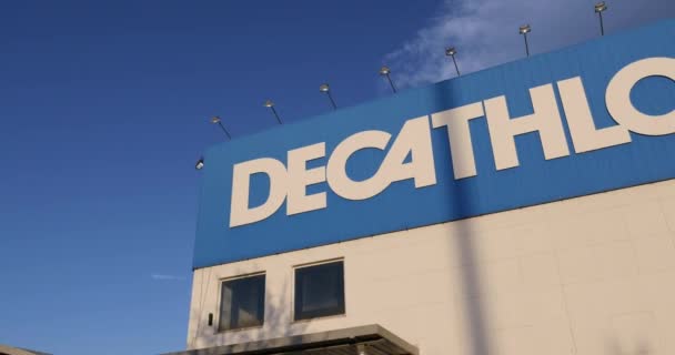 Decathlon Sport Store exterior building - Кадры, видео