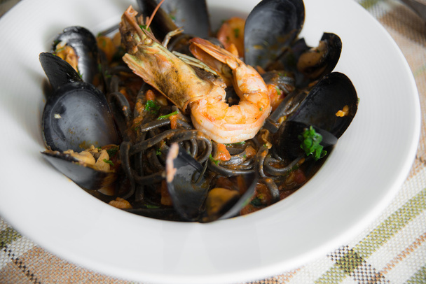 Mussels and shrimps dish - Photo, Image