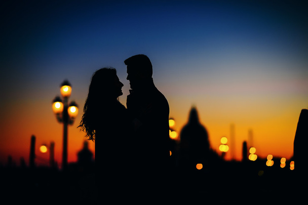 silhouette of wedding couple - Valokuva, kuva