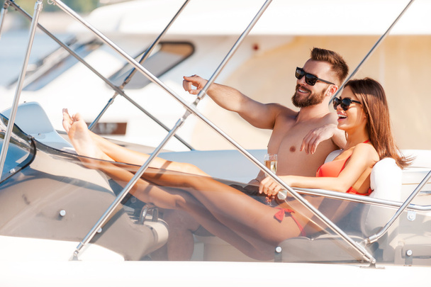 couple  sitting on  board of yacht - Foto, immagini