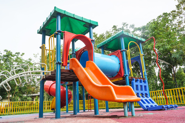 barevné dětské hřiště pro děti - Fotografie, Obrázek