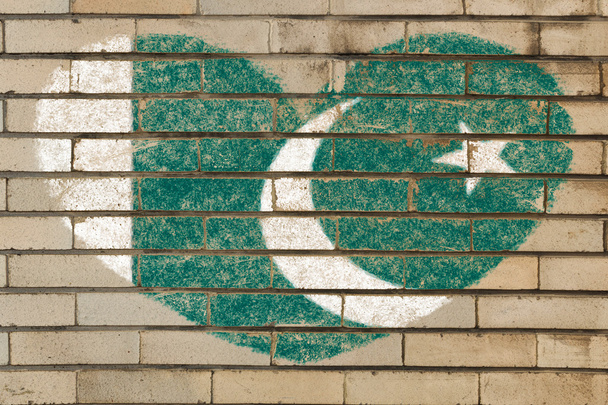 serce kształt flaga Pakistanu na mur z cegły - Zdjęcie, obraz
