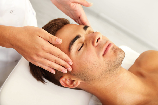 Man having head massage close up - Foto, Bild