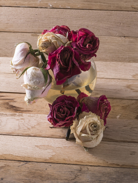 verdorde rozen - Foto, afbeelding