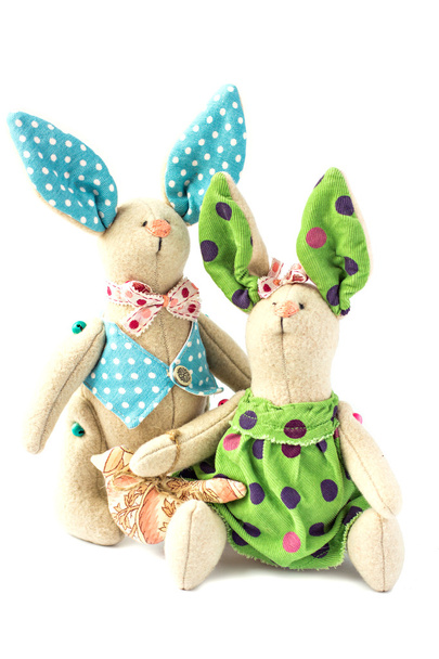 Deux lapins jouets amoureux. Isoler
. - Photo, image
