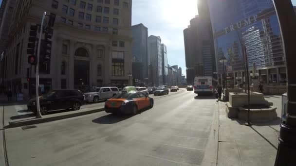 Trânsito nas ruas de Chicago
 - Filmagem, Vídeo