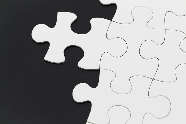 Puzzle blanc inachevé
 - Photo, image