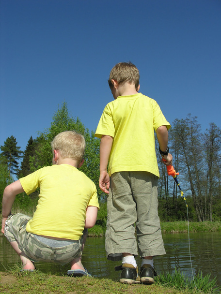 Children on pond - Fotoğraf, Görsel