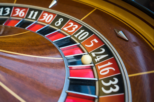 Roulette-Rad im Casino - Foto, Bild