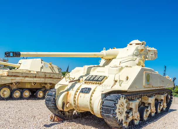 Tanques en el museo
 - Foto, imagen