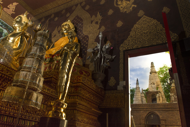 Αρχαία βουδιστής αρχιτεκτονική στο Chiangmai. (Wat Jed Yod) - Φωτογραφία, εικόνα
