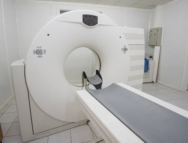 Μαγνητικό τομογράφο μηχανή σε ένα νοσοκομείο - Φωτογραφία, εικόνα