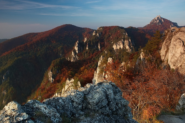秋季在 sulovskych 岩-斯洛伐克 - Φωτογραφία, εικόνα