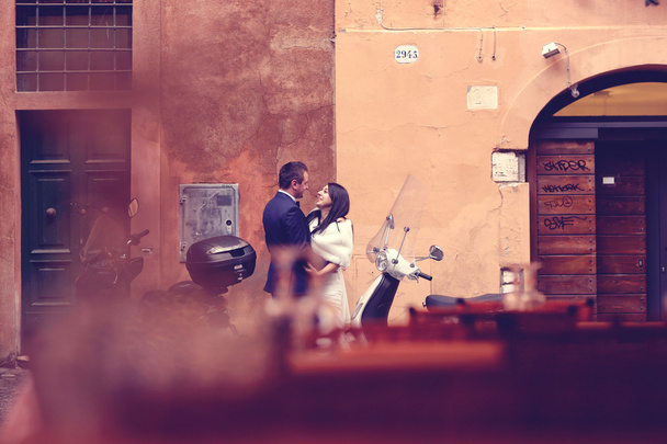 Bride and groom in the city - Foto, Bild