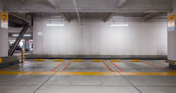 parking intérieur
 - Photo, image