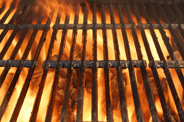 Flaming barbacoa carbón Grill fondo
 - Foto, imagen
