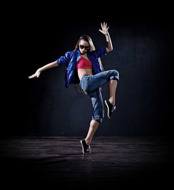 Modern dancer (dark version) - Φωτογραφία, εικόνα