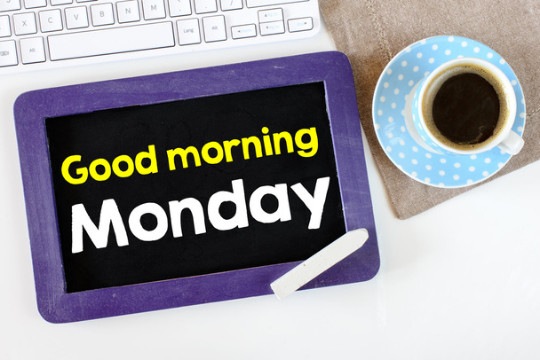 Krijtbord met Goedemorgen maandag - Foto, afbeelding