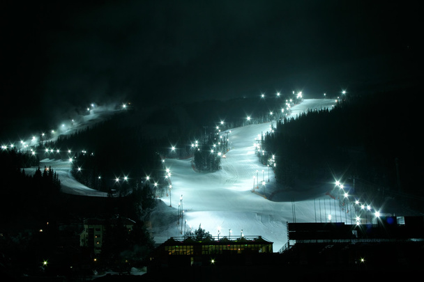 Гірські лижі Арена в є - Фото, зображення