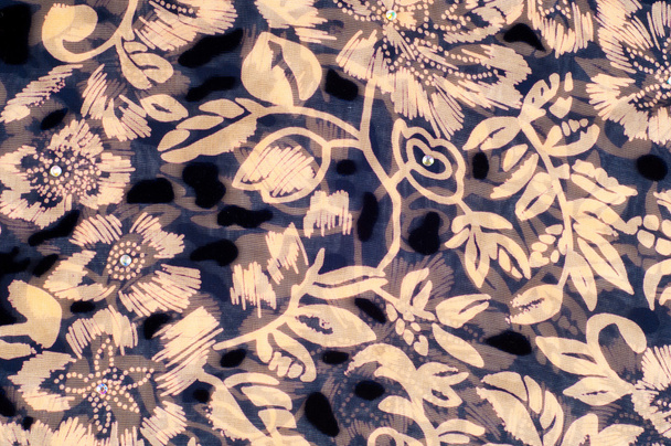 doku ipek kumaştan. koyu mavi altın boyalı çiçekli - Fotoğraf, Görsel