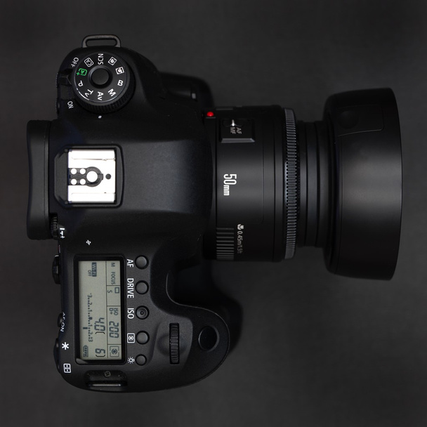Digitaalinen SLR-kamera
 - Valokuva, kuva