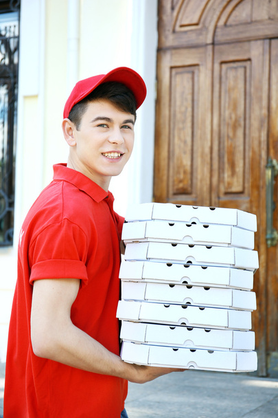 man delivering pizza - Foto, afbeelding