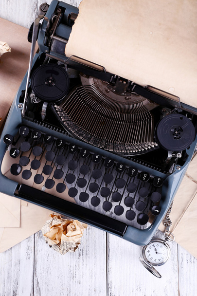 Retro typewriter on wooden table, top view - Fotoğraf, Görsel