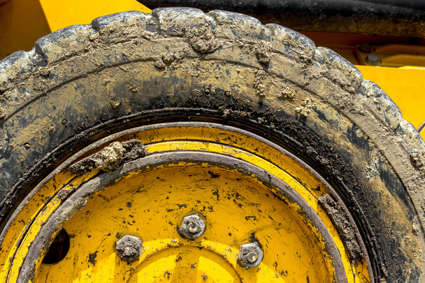 Tire bulldozer - Fotoğraf, Görsel