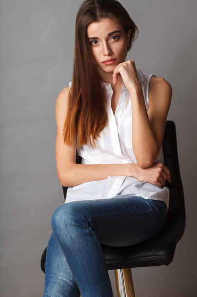 beautiful fashion model posing at studio - Foto, afbeelding