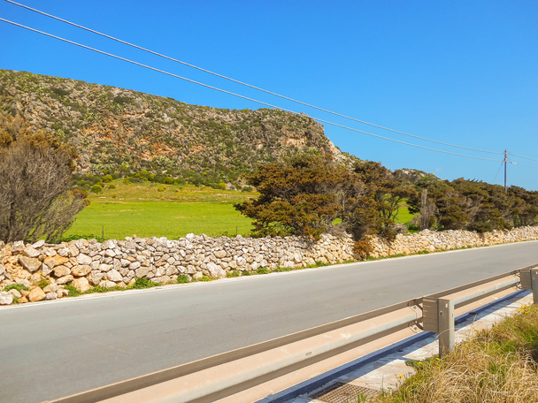 Highway on the Sicilian island of Favignana - Foto, Bild