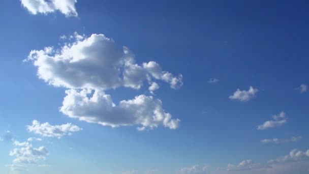 Ciel avec nuages. Temps écoulé
 - Séquence, vidéo