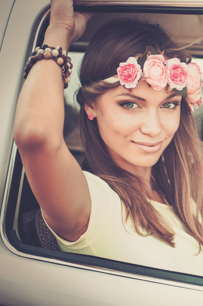 A a közúti utazás van a hippi lány - Fotó, kép