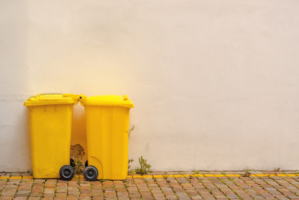 Two Yellow Recycle Bins on the Street - Foto, Imagem