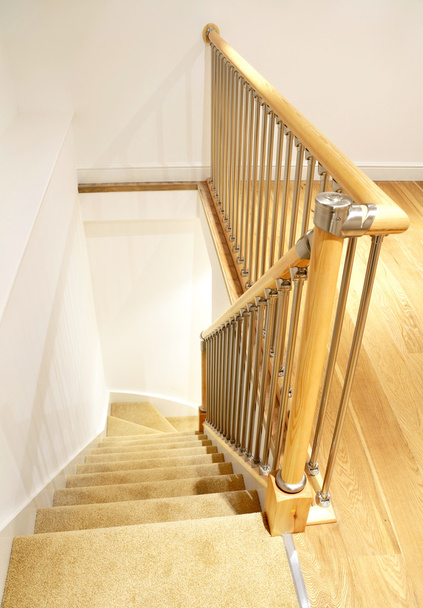 modern ház belső - lépcsők, krómozott korlátok - Fotó, kép