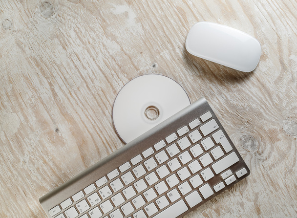 Миша, клавіатура і компакт-диск
 - Фото, зображення