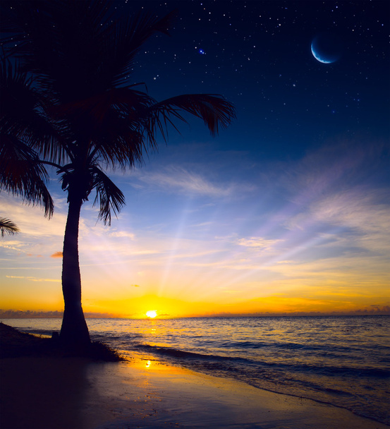 Művészeti színes napkelte tenger felett - Fotó, kép