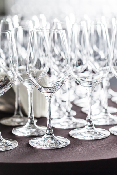 Empty wine glasses in bar - Foto, Imagen
