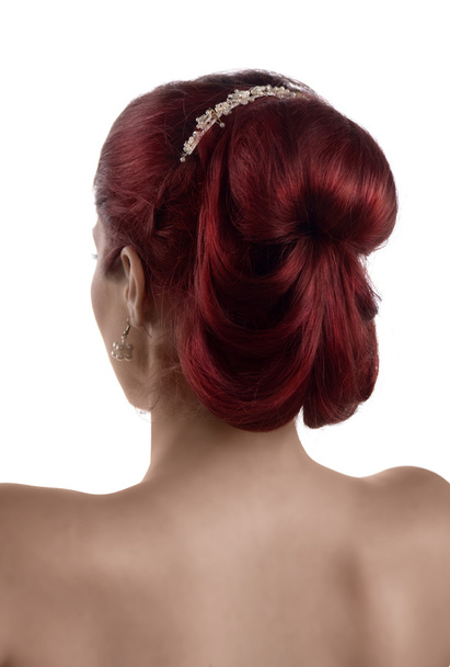 Egy fiatal nő, menyasszonyi frizura hátulnézete - Fotó, kép