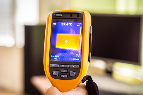 Monitor inspectie met thermische camera - Foto, afbeelding