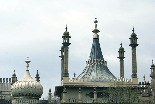 Крыша "Брайтон Павилион" в Брайтоне, Восточный Сассекс, Англия
 - Фото, изображение