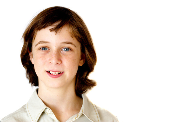 Προσωπογραφία αγοριού έφηβος που απομονώνονται σε λευκό φόντο - Φωτογραφία, εικόνα