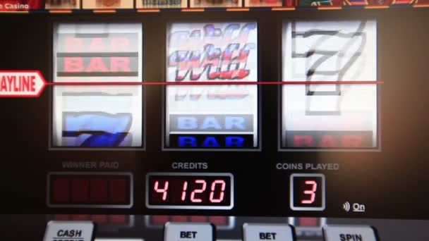 серія ігрових автоматів, виграшна панель
 - Кадри, відео