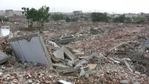 Vista general de un barrio demolido
 - Metraje, vídeo