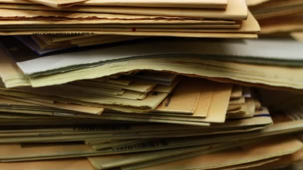 Montón de documentos y papeles de oficina
 - Metraje, vídeo